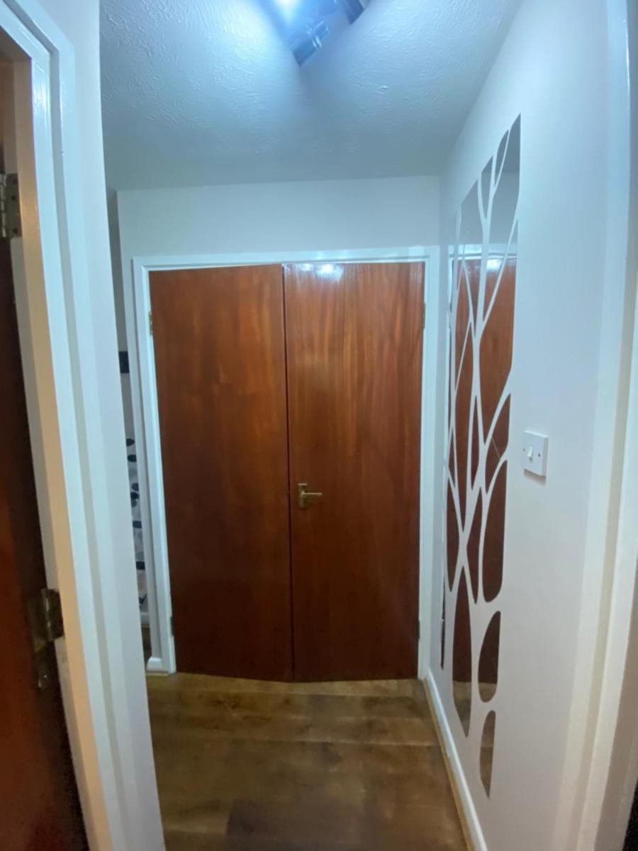 Апартаменты Stunning 2 Bedroom With Garden Sleep 6 *
