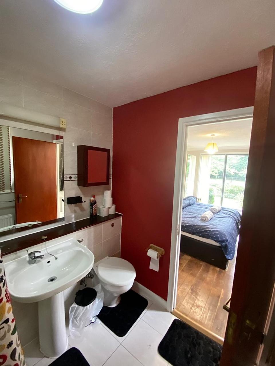 Апартаменты Stunning 2 Bedroom With Garden Sleep 6